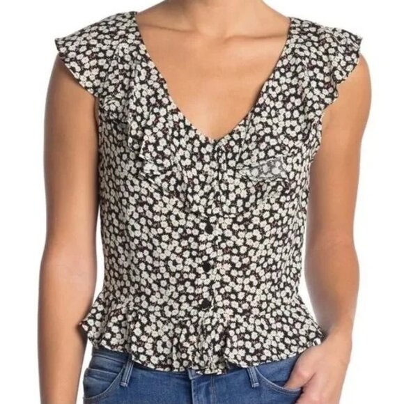 🌼 Super cute floral peplum crop top! 🌼 - Picture 2 of 8